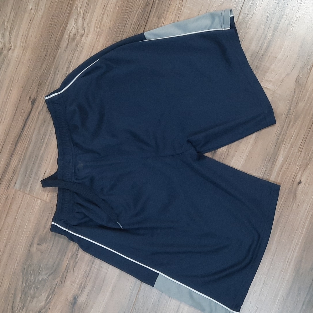 Reebok Men's Navy Blue/ Gray Athletic Shorts Size Small
